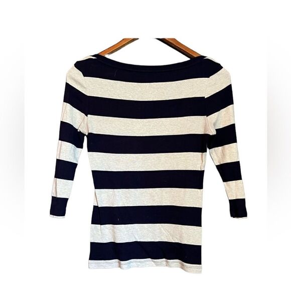 3 for $30! Gap striped 3/4 sleeve top - Picture 12 of 12